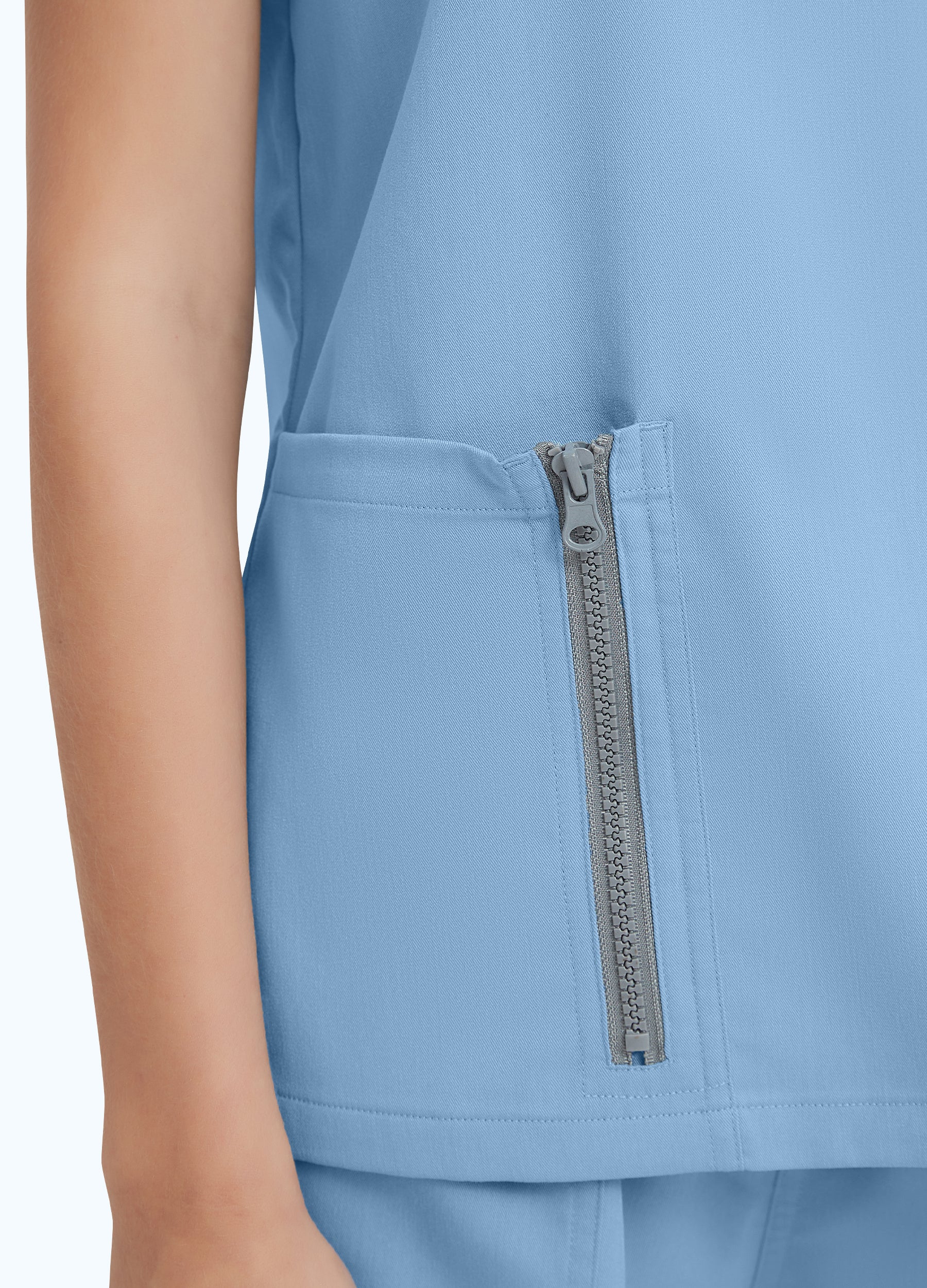 DynaComfort™ Zipper Scrub Top