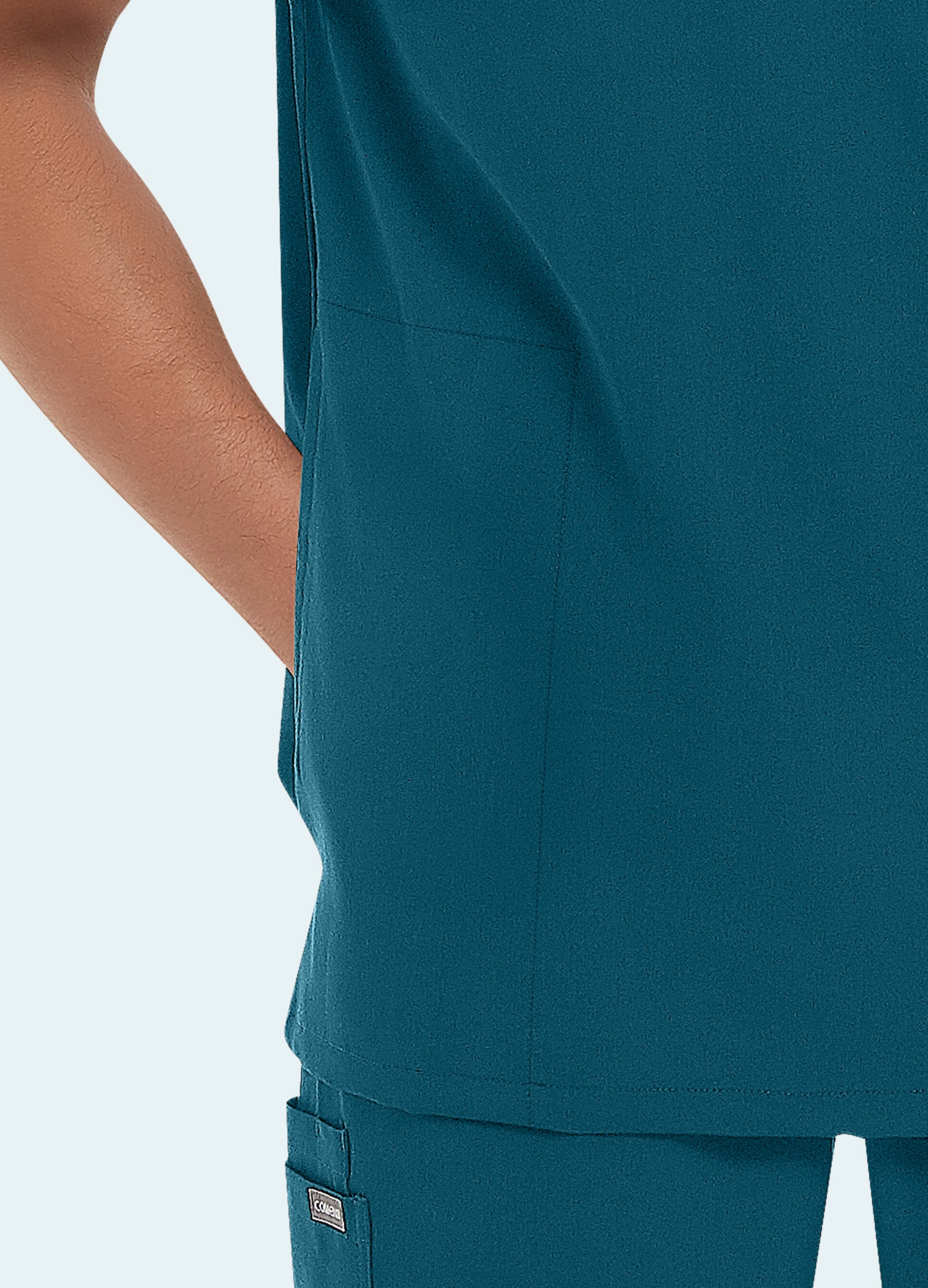 ProEase™ Essential Scrub Top