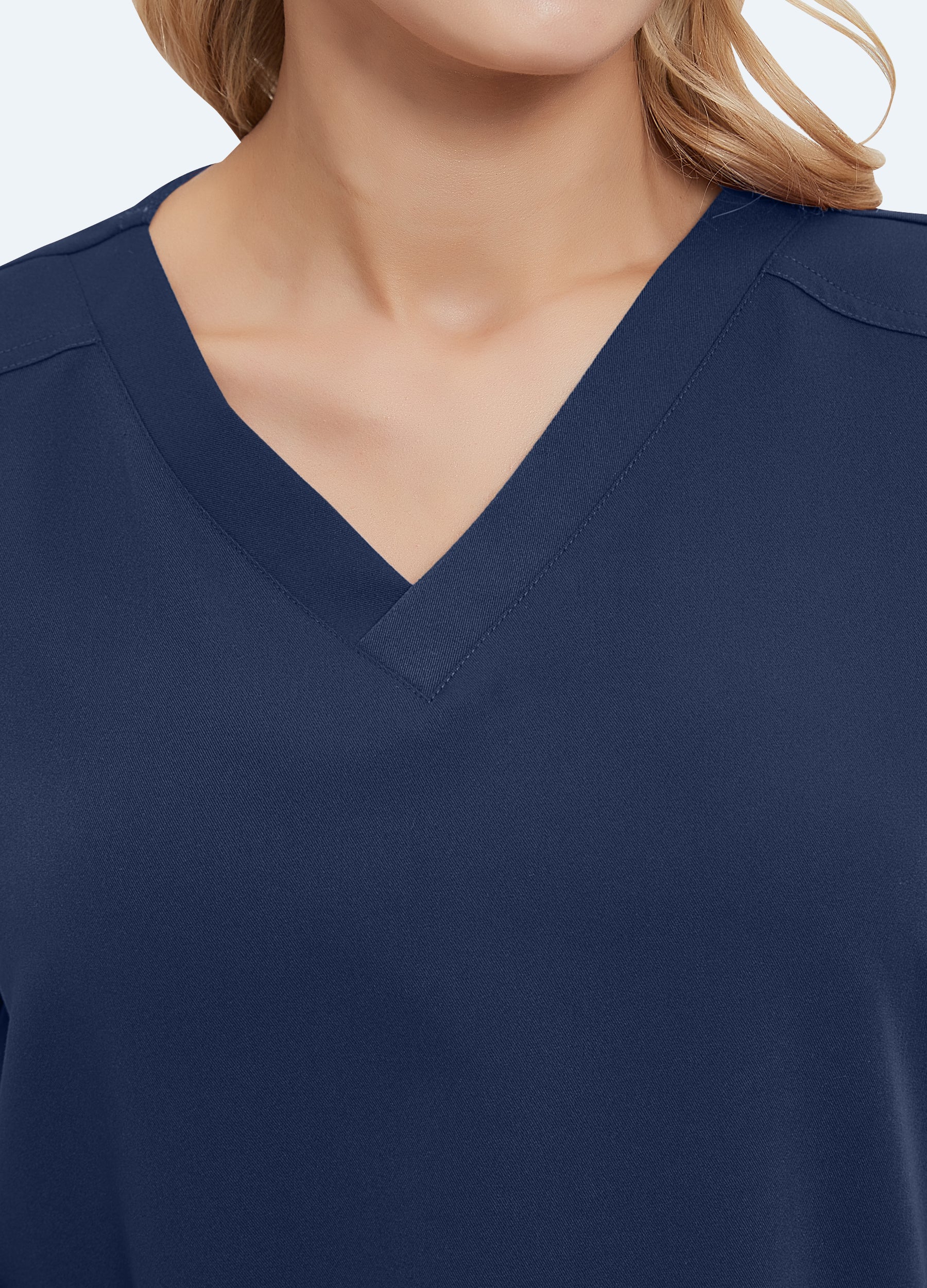 DynaComfort™ Zipper Scrub Top