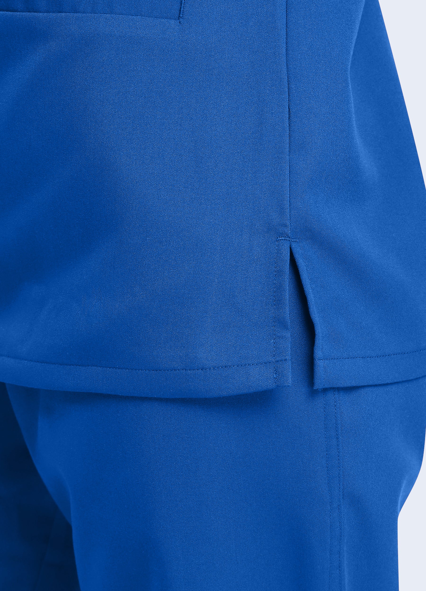 SoftTouch™ 3 Pockets Scrub Top