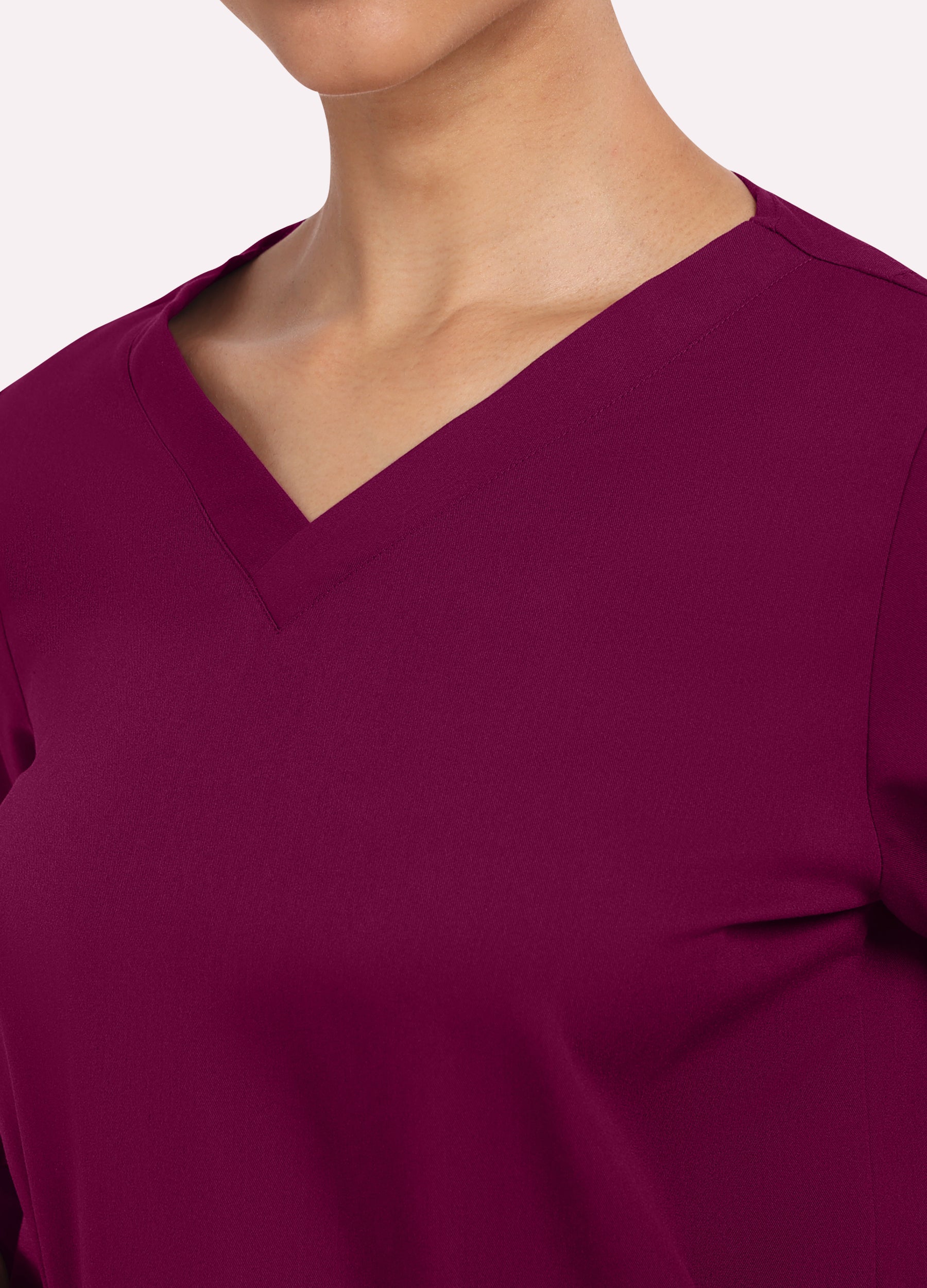 4-Taschen-Langarm-Scrub-Top mit V-Ausschnitt für Damen