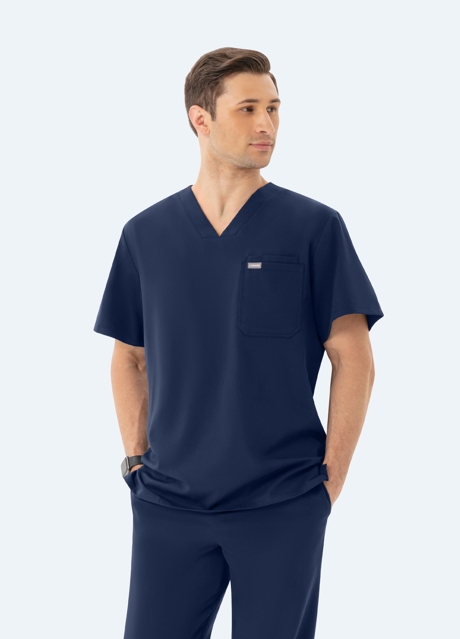 Blusa médica entallada con 2 bolsillos en el pecho para hombre