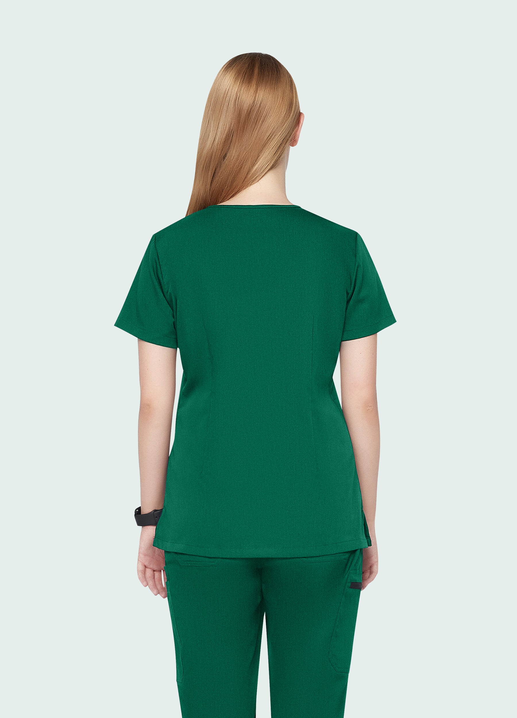 Blusa médica moderna con 1 bolsillo para mujer